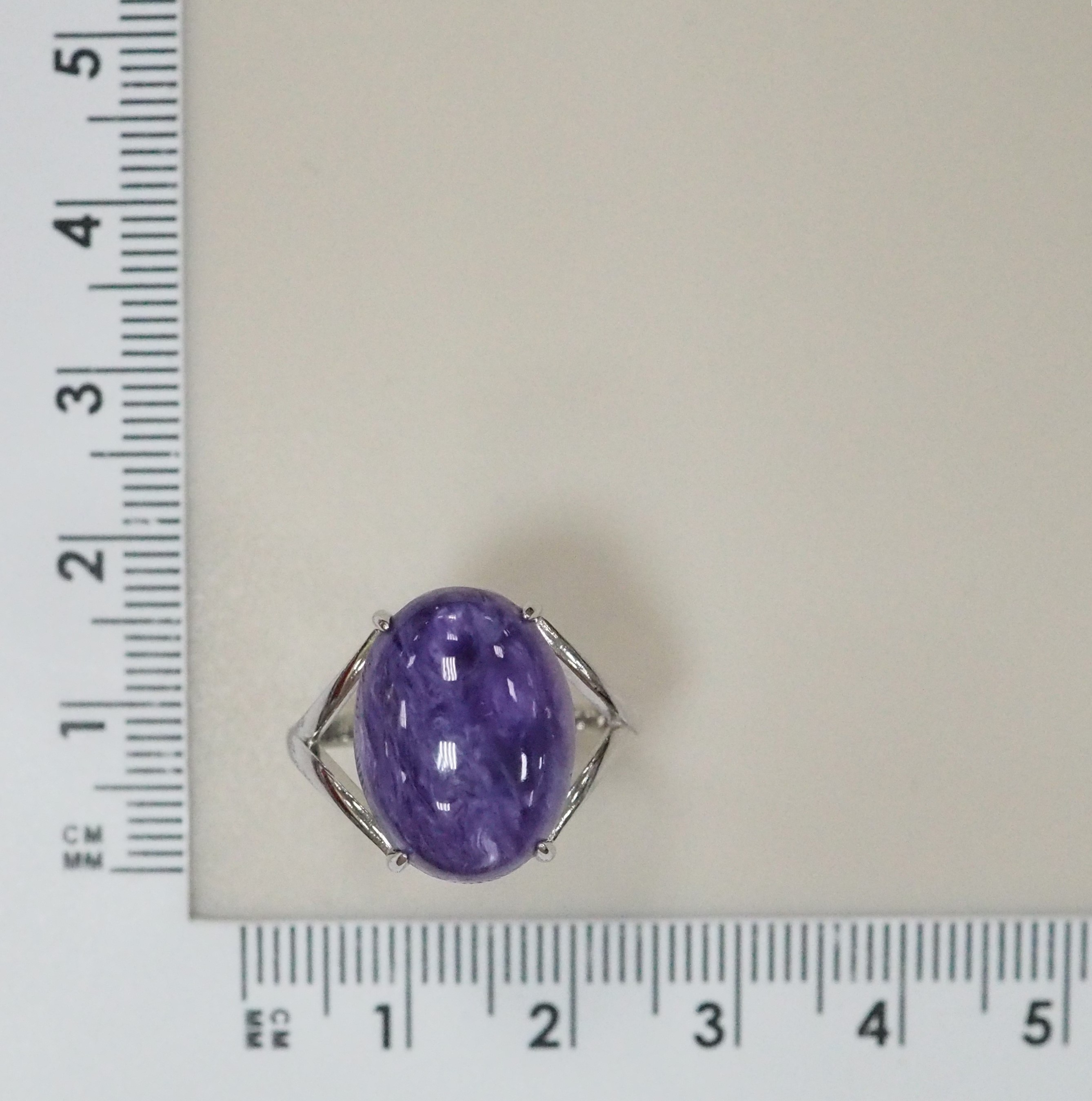 Серебряное кольцо с чароитом